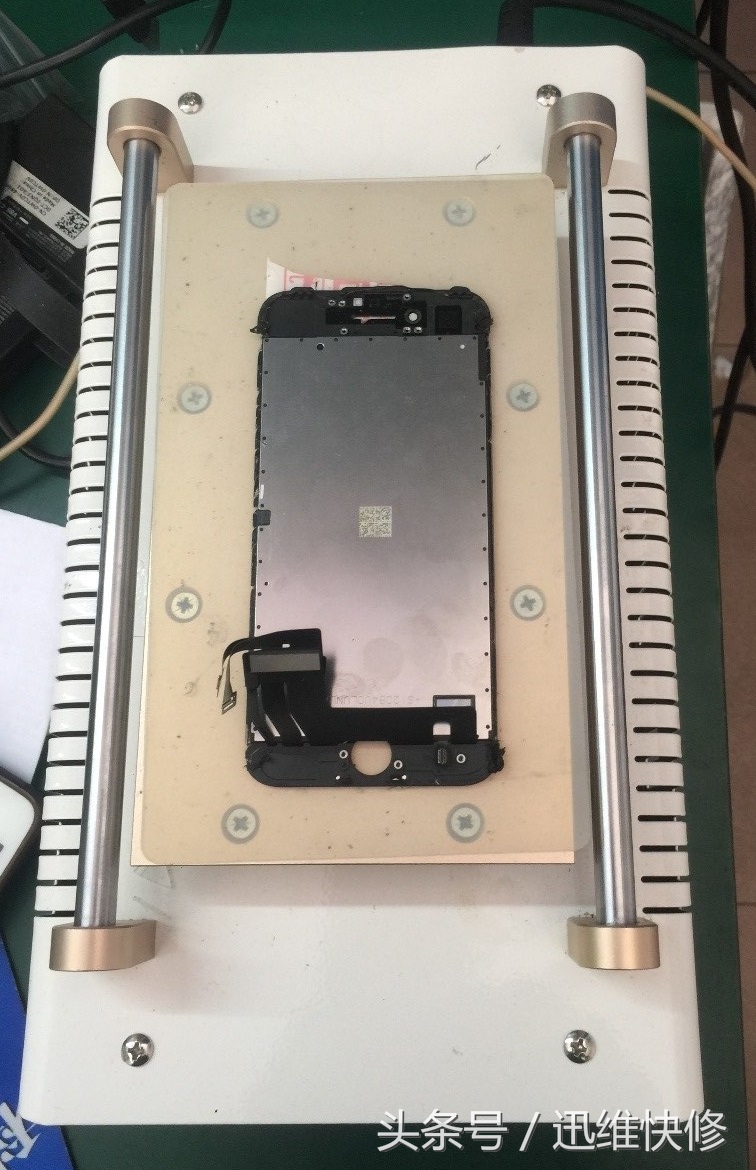 iphone7plus手机屏幕爆碎,iphone7屏幕破损严重怎么拆