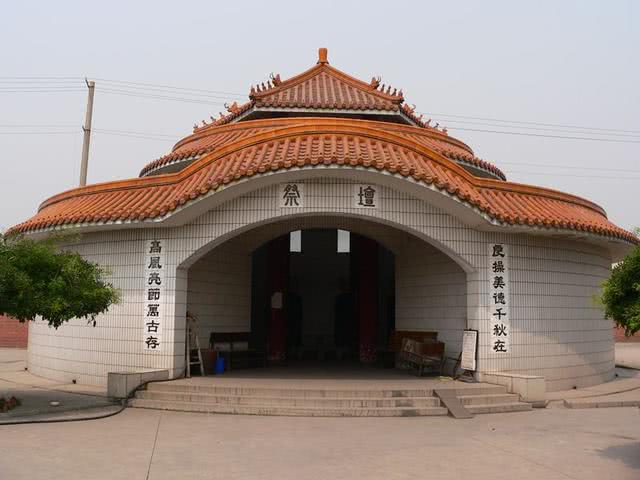 开车遇出殡车怎么办,路上开车遇到殡葬车怎么办