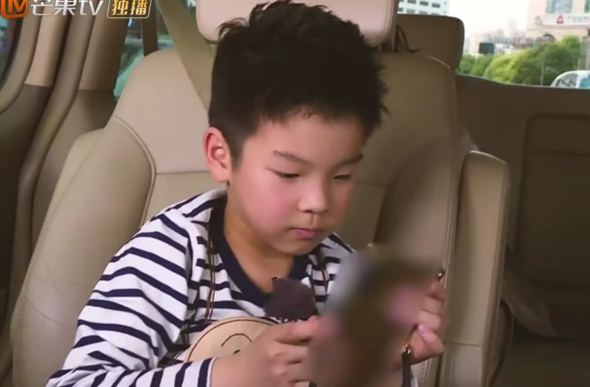 黄圣依用的手机壳,黄圣依手机壳同款