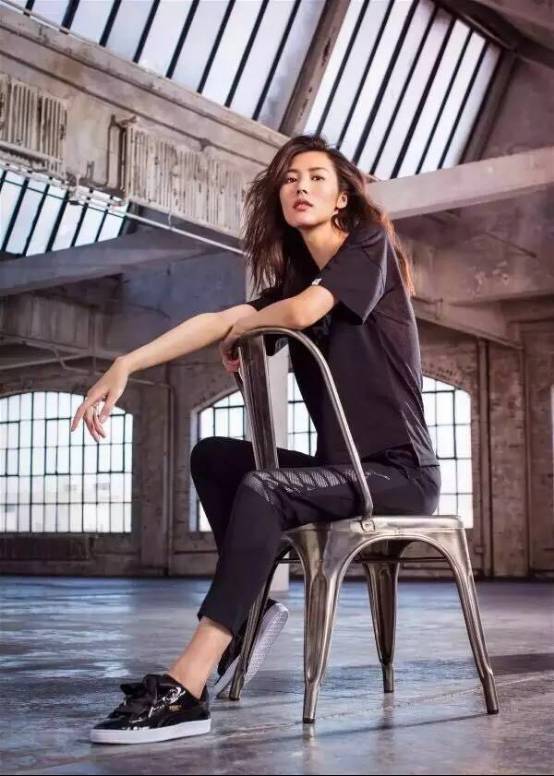 明星同款休闲鞋推荐,明星推荐的平价鞋