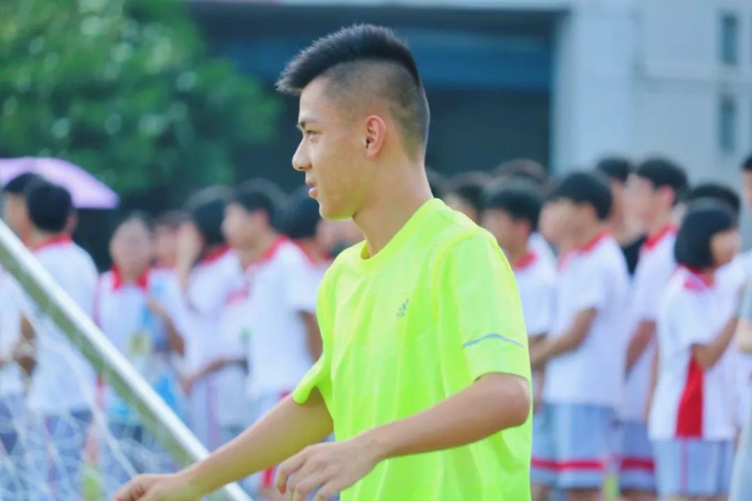 「活力邓中」绿茵之茂盛，足球之生机