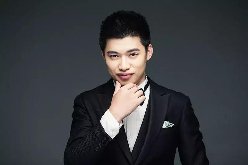 专访雷军在探索之路上一往无前,雷军如何度过艰难的时刻