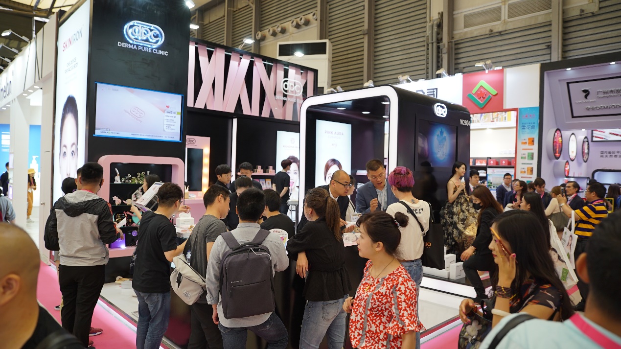 美博会美容展,美博会现场美容仪器