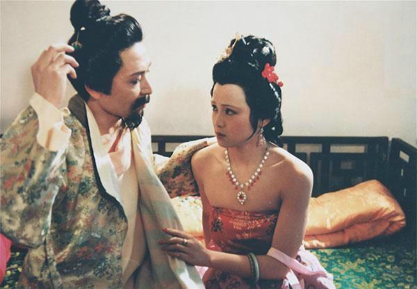 作为一个女人，正三品诰命夫人尤氏活得还不如赵姨娘？