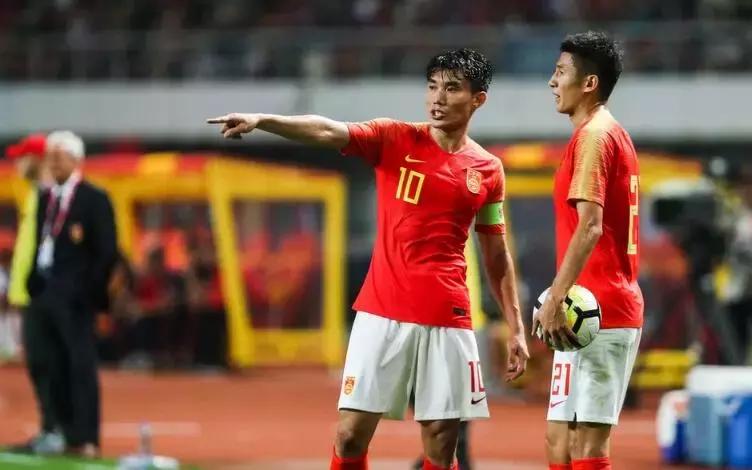 上港国脚新消息,上港足球队员互相埋怨