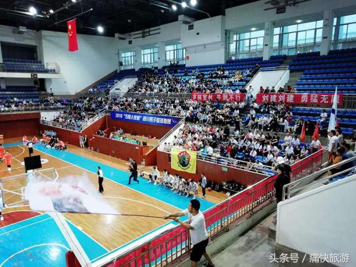 自贡篮球全场,自贡男篮比赛