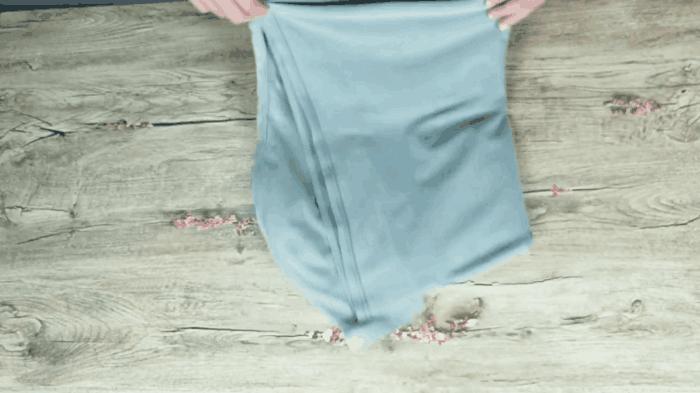 叠衣服很费时？教你1秒叠一件，简单又快速，家家户户用得着