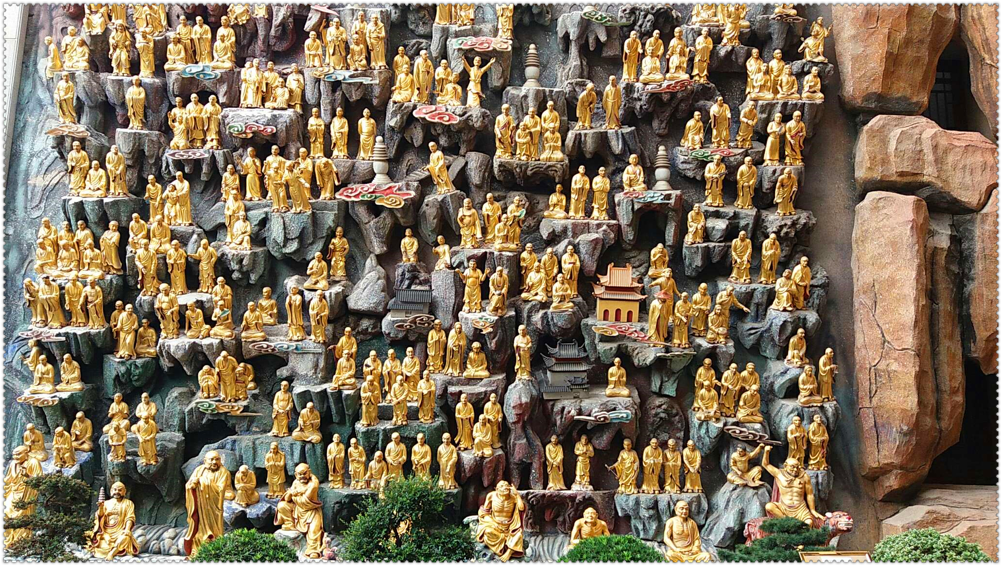 上海东林寺最高玉观音,上海东林寺五佛冠介绍