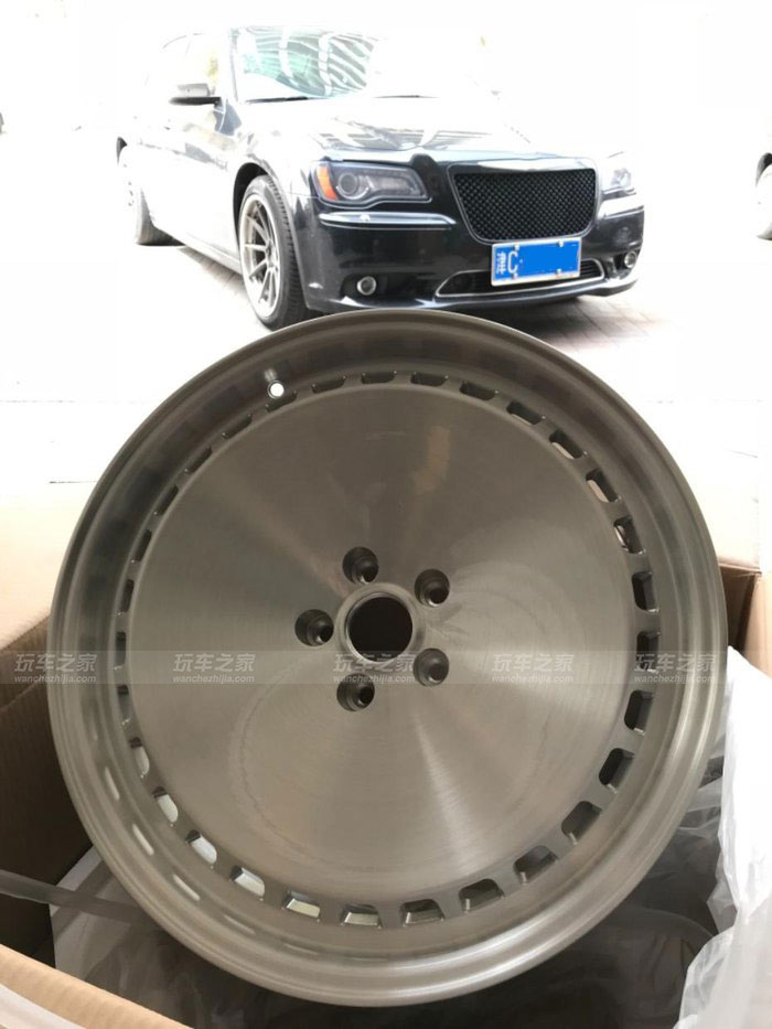 克莱斯勒300c发动机好吗,克莱斯勒300c移植v8发动机