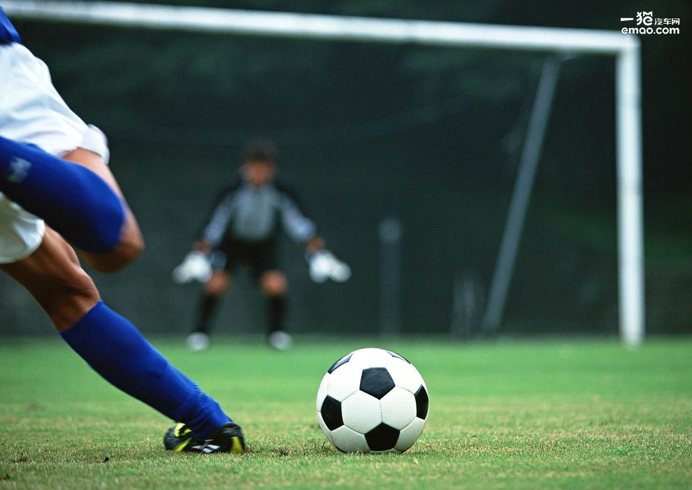 男人一生绕不过的两个点：思域和足球=激情和生活