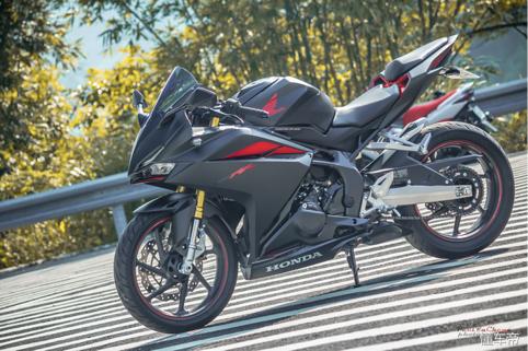 本田cbr250rr四缸水冷跑车,本田cbr250rr是街跑吗