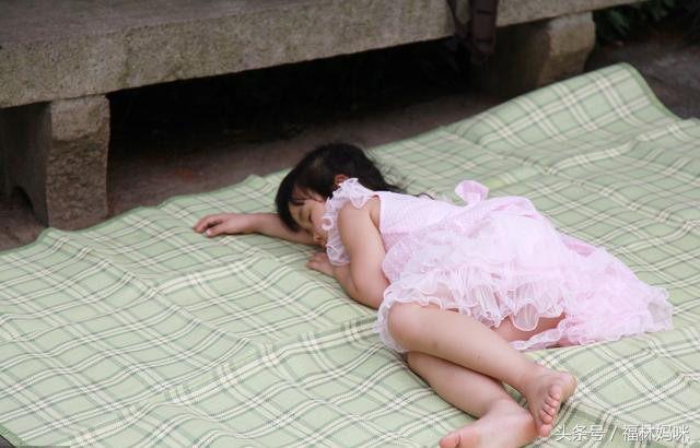 凉席并不凉，孩子睡凉席睡出大问题，这些知识你一定要知道！