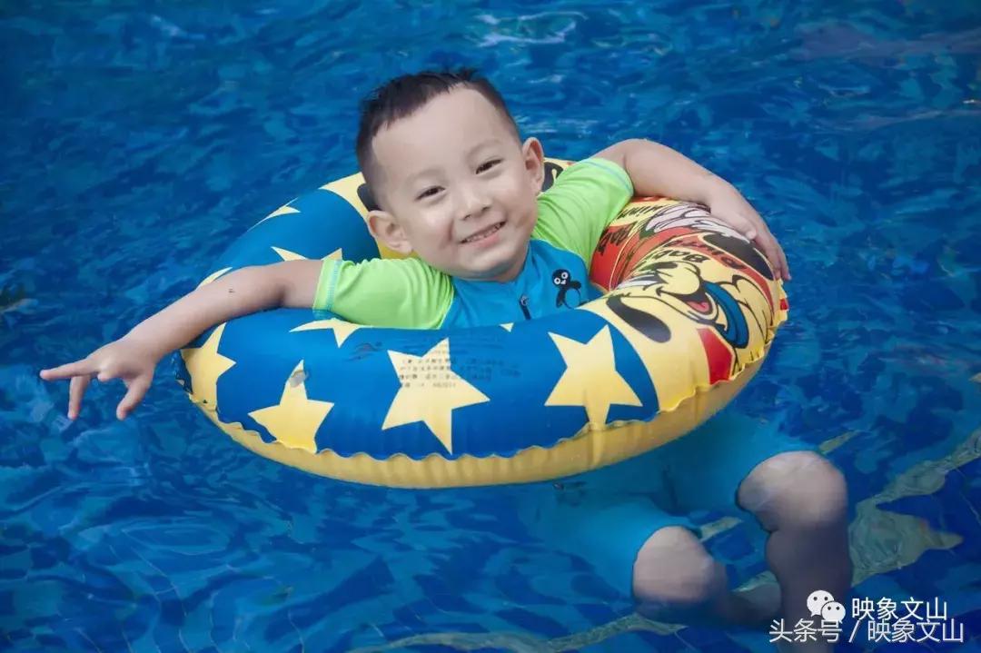 文山这三个足球萌宝太可爱了，快来认识一下！