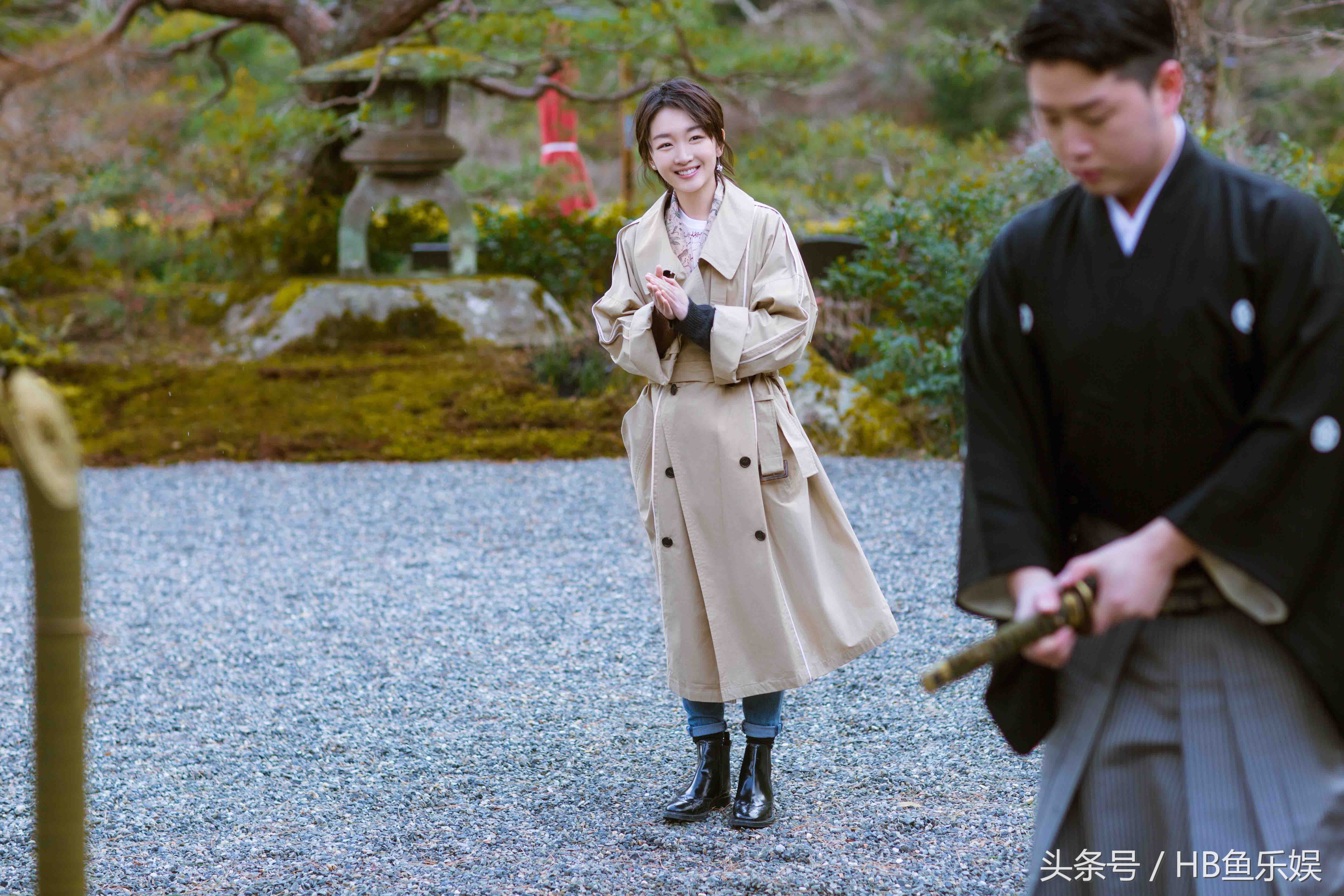 周冬雨广告益达,周冬雨宣传电影