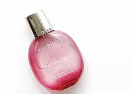 外国一网友,把女友摔到了床上,接下来的一幕尴尬了