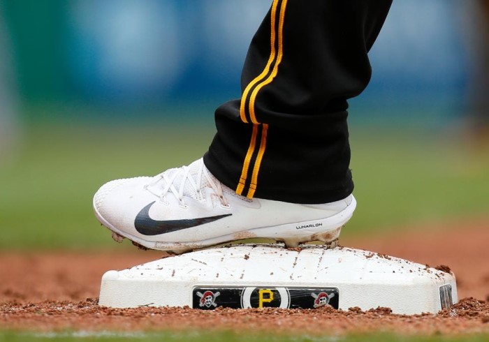 放弃MLB，这是UnderArmour在转型期的镇痛疗法