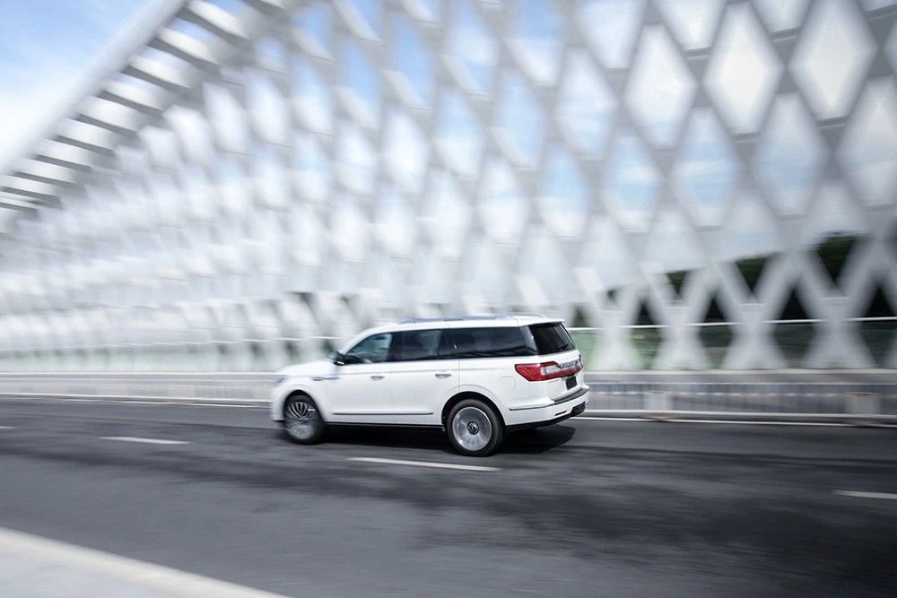 林肯20万至30万的SUV,最新款林肯领航员太霸气了