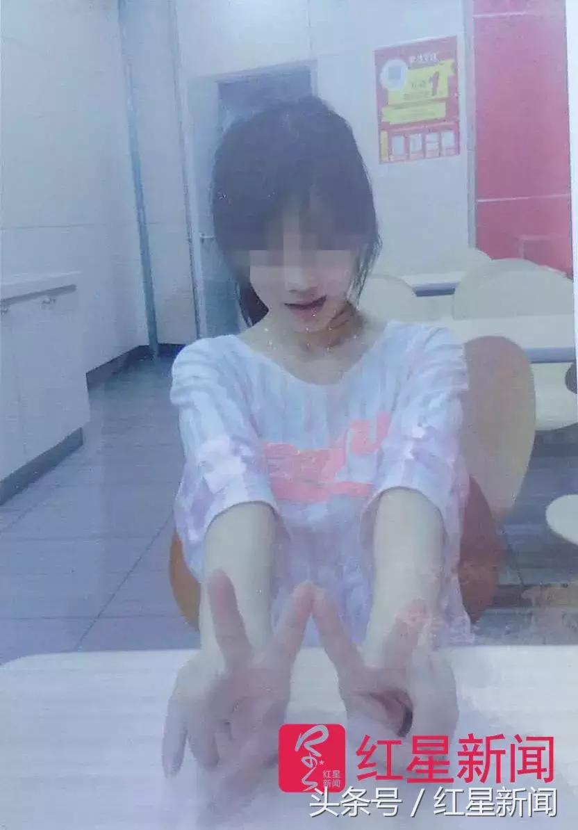 女主播被人在背后捅一刀事件,女主播被粉丝杀事件