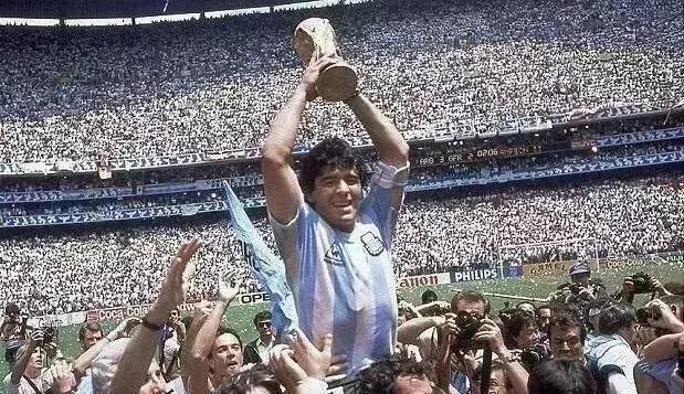 李伯清喊你来成都看画,李伯清谈世界杯足球赛