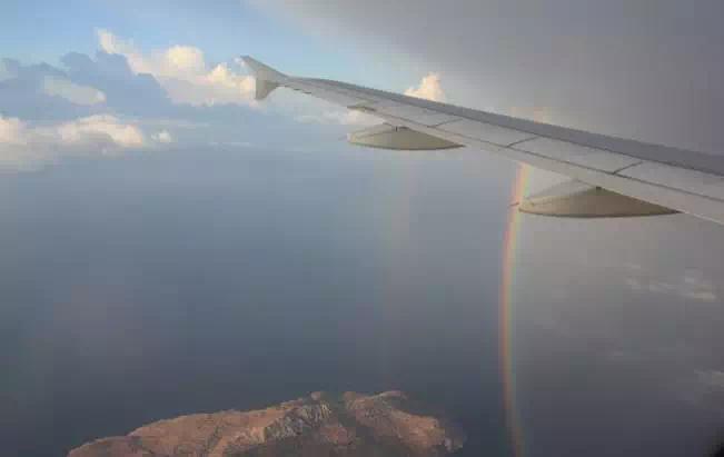 飞机高空拍摄效果图,飞机靠窗风景照片怎么拍