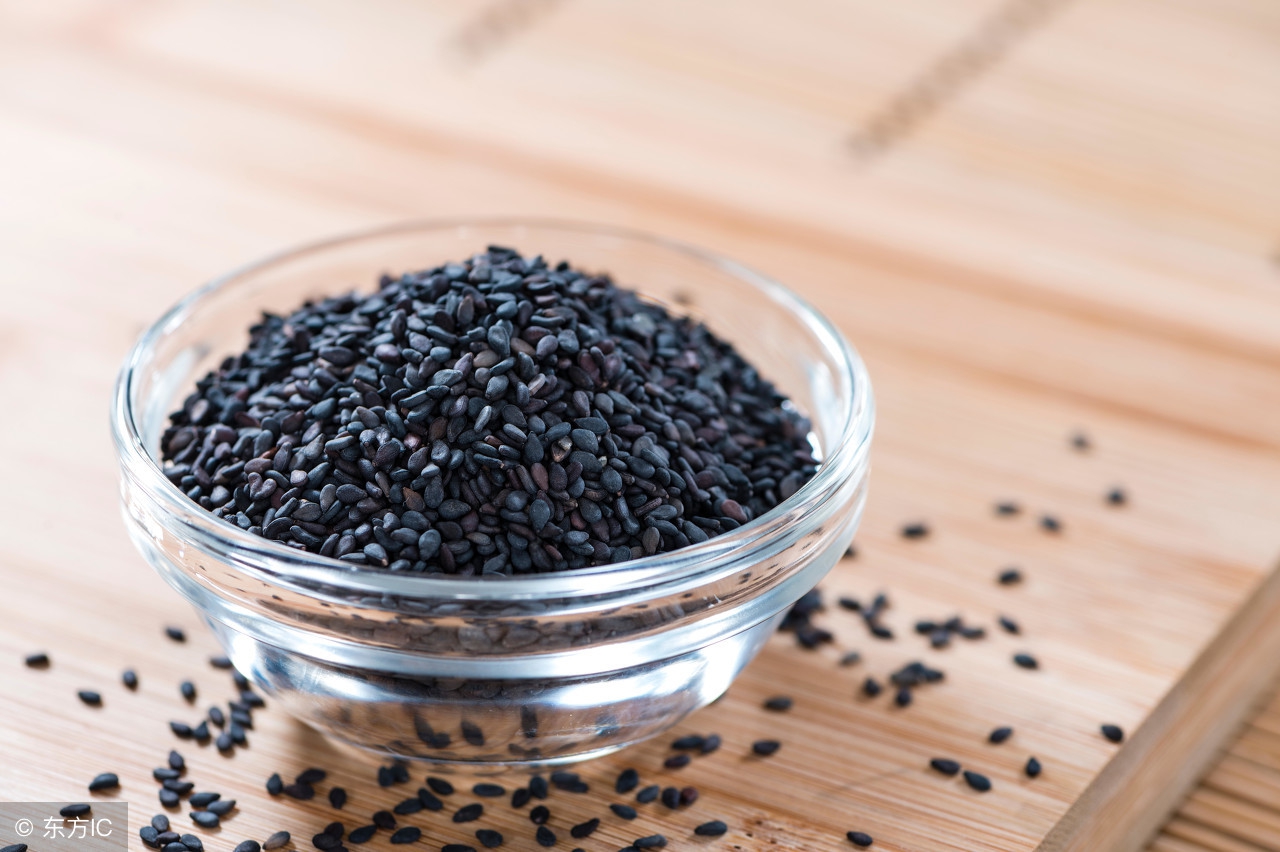 一个道家补肾食方，每天吃一粒，补肾乌发，让你精力旺盛~