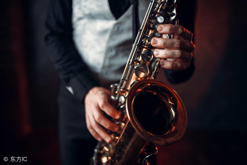 萨克斯初学者快速入门攻略大全,萨克斯教学心得体会