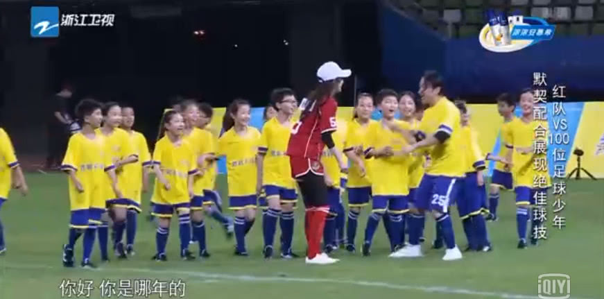 奔跑吧兄弟杨幂和baby撕名牌,奔跑吧杨幂张碧晨蔡徐坤撕名牌