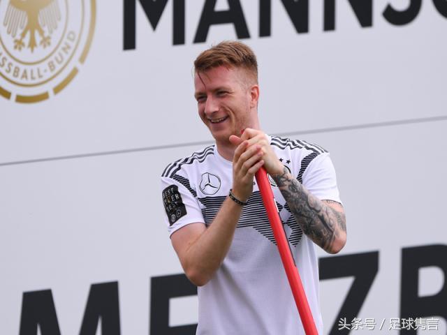 诺伊尔40集,诺伊尔出球失误