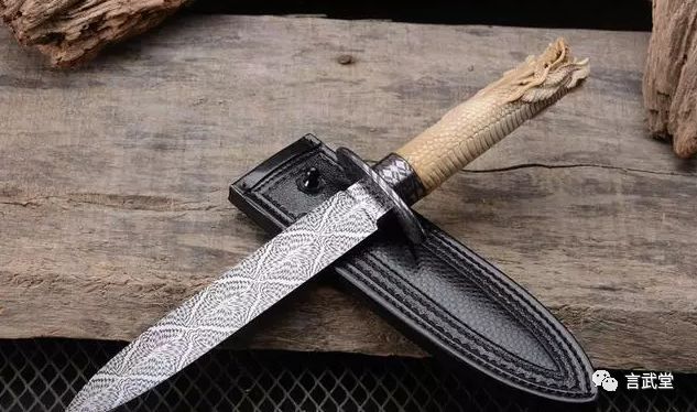 顶级刀匠罗恩牛顿 (罗恩牛顿龙刀多少钱)