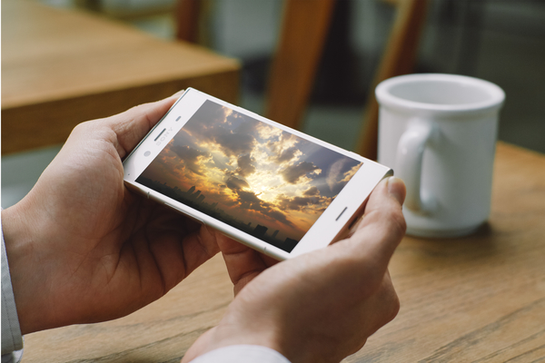 索粉最后的骄傲,不妥协不从众却能艳惊四座——索尼XZ1