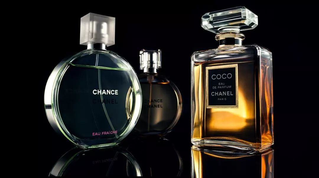 这个夏天，买什么香水才配得上掏空钱包置办的小美裙