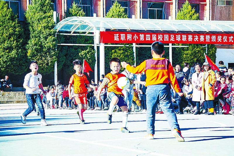 鍔炵壒鑹插鏍″垱鏂囨槑鏍″洯,鍔炵壒鑹插鏍¤偛鏃朵唬浜烘墠