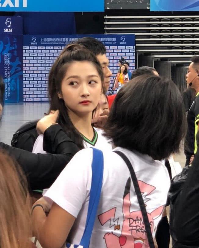 关晓彤足球装,关晓彤vs鹿晗