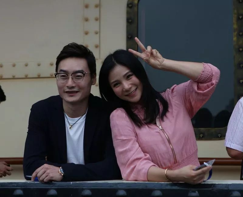 郭晶晶霍启刚红毯,郭晶晶最美红毯