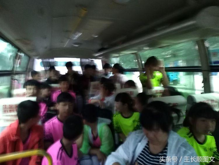 桂林镇中心校参加林州市“市长杯”足球赛*史大**记