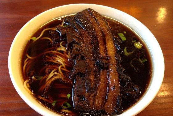 香铺营，一个与德基一街之隔的地方