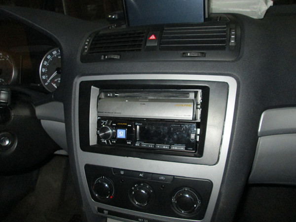 斯柯达明锐只因更好享受车内音乐汽车音响改装升级潍坊成功音响