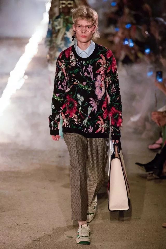 在“鬼”火重重的墓地看秀，是GUCCI给了你勇气