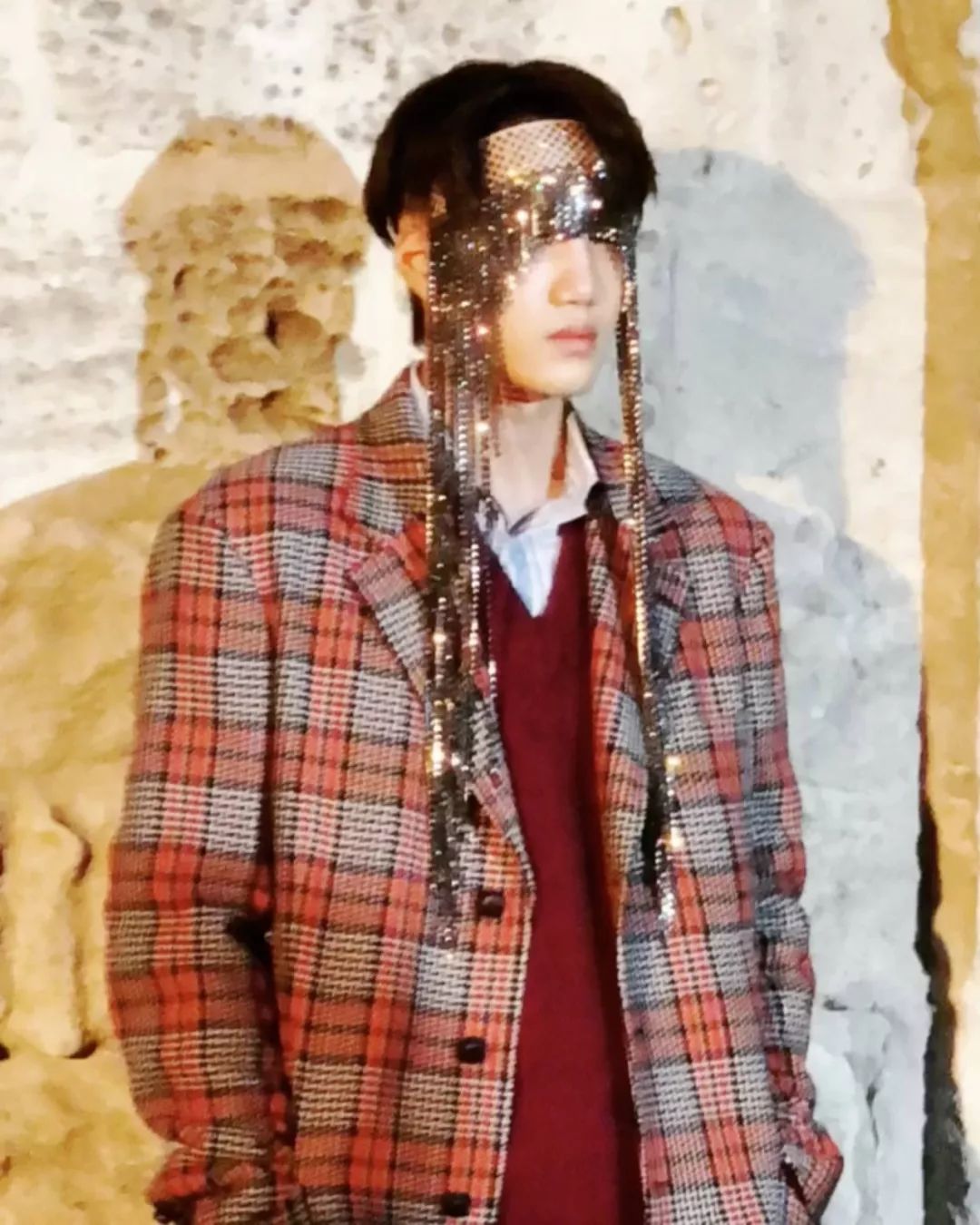 在“鬼”火重重的墓地看秀，是GUCCI给了你勇气