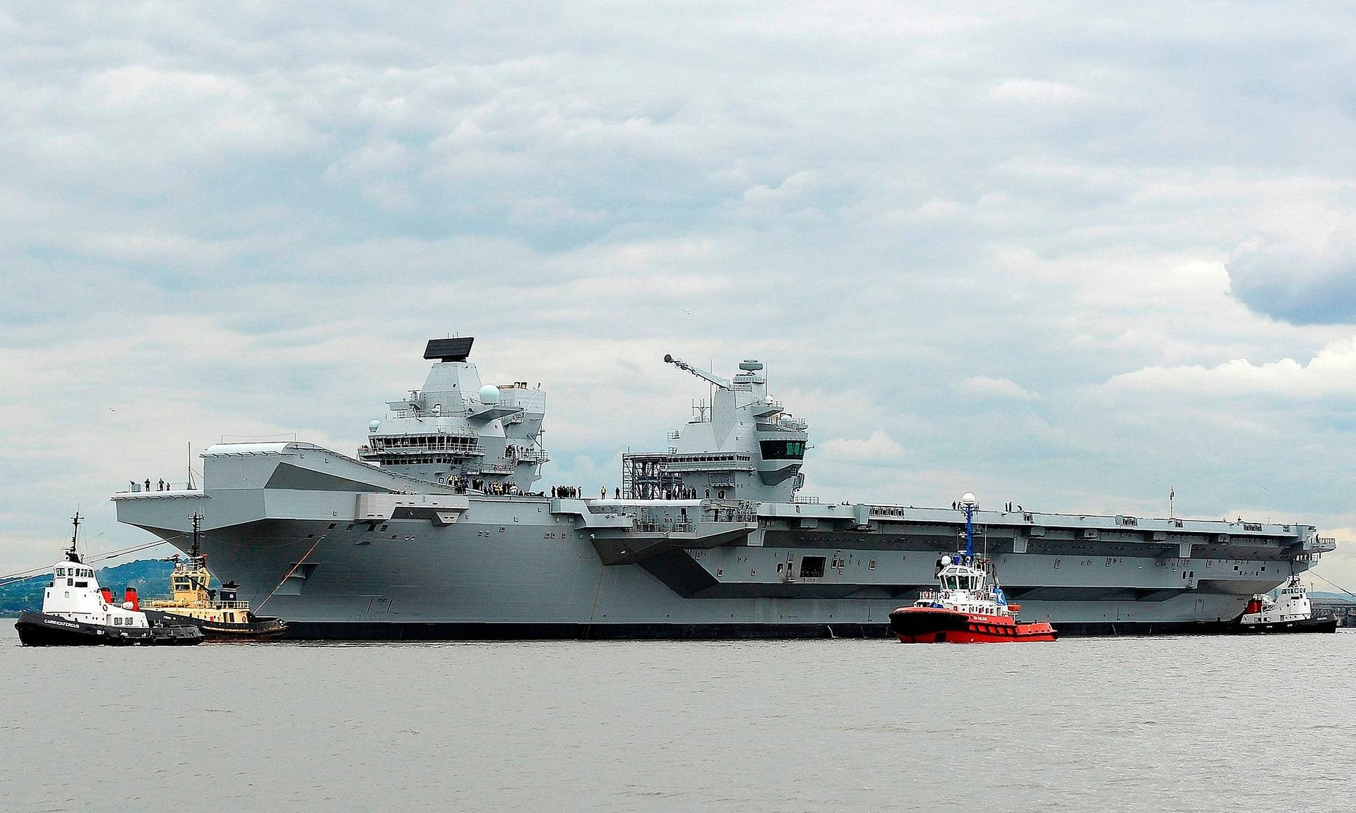 大英帝国百年辉煌毁于一旦,皇家方舟号航母生涯