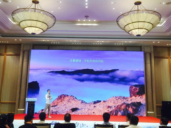 长白山天池和西湖,美丽而令人向往的长白山天池