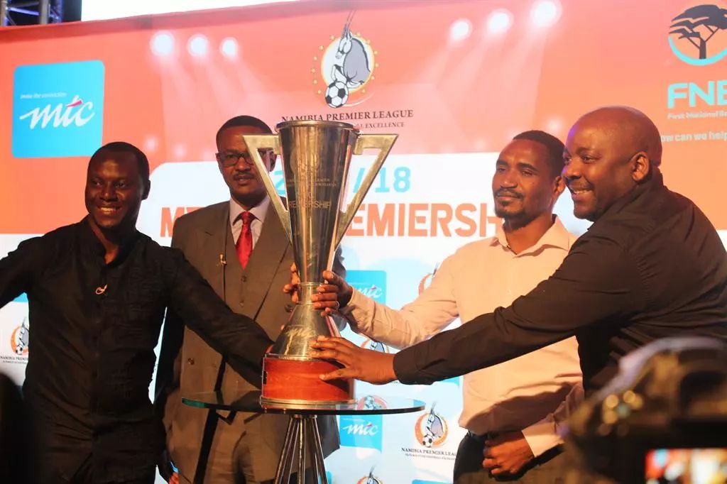 共用护腿板背后：纳米比亚顶级联赛球员月薪甚至只有400人民币