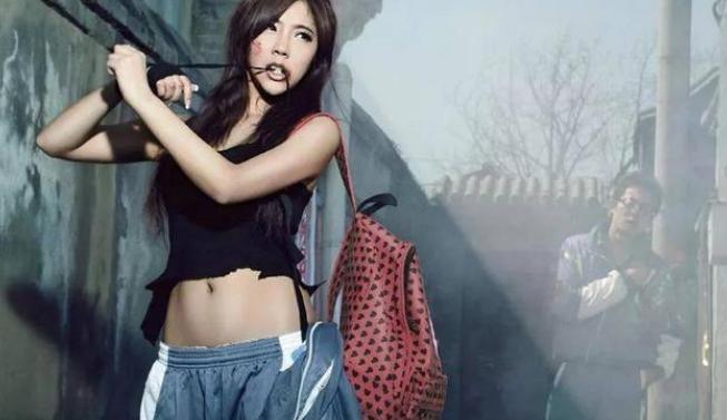 16岁赚钱养家，24岁凭一剧囊获20亿票房，今胖到毁三观了？