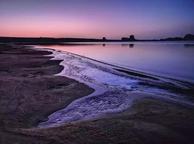 他放弃令人艳羡的工作，用摄影支持旅行梦想