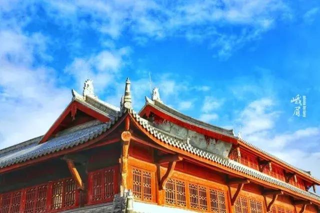 带着女生去峨眉山,带着女友穷游