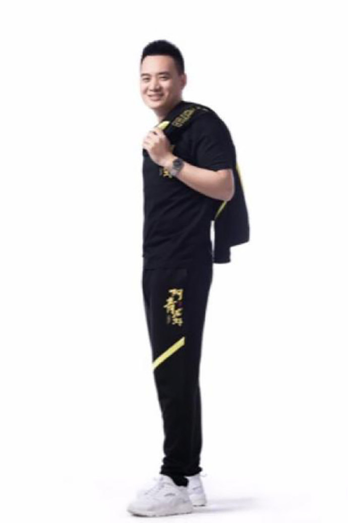 摆摊挣20多万的小伙,卖小龙虾也能年赚百万