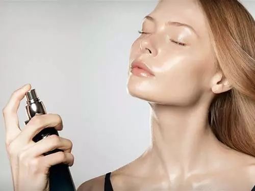 为什么有人晒不黑有人容易晒黑,为什么有的人晒都晒不黑