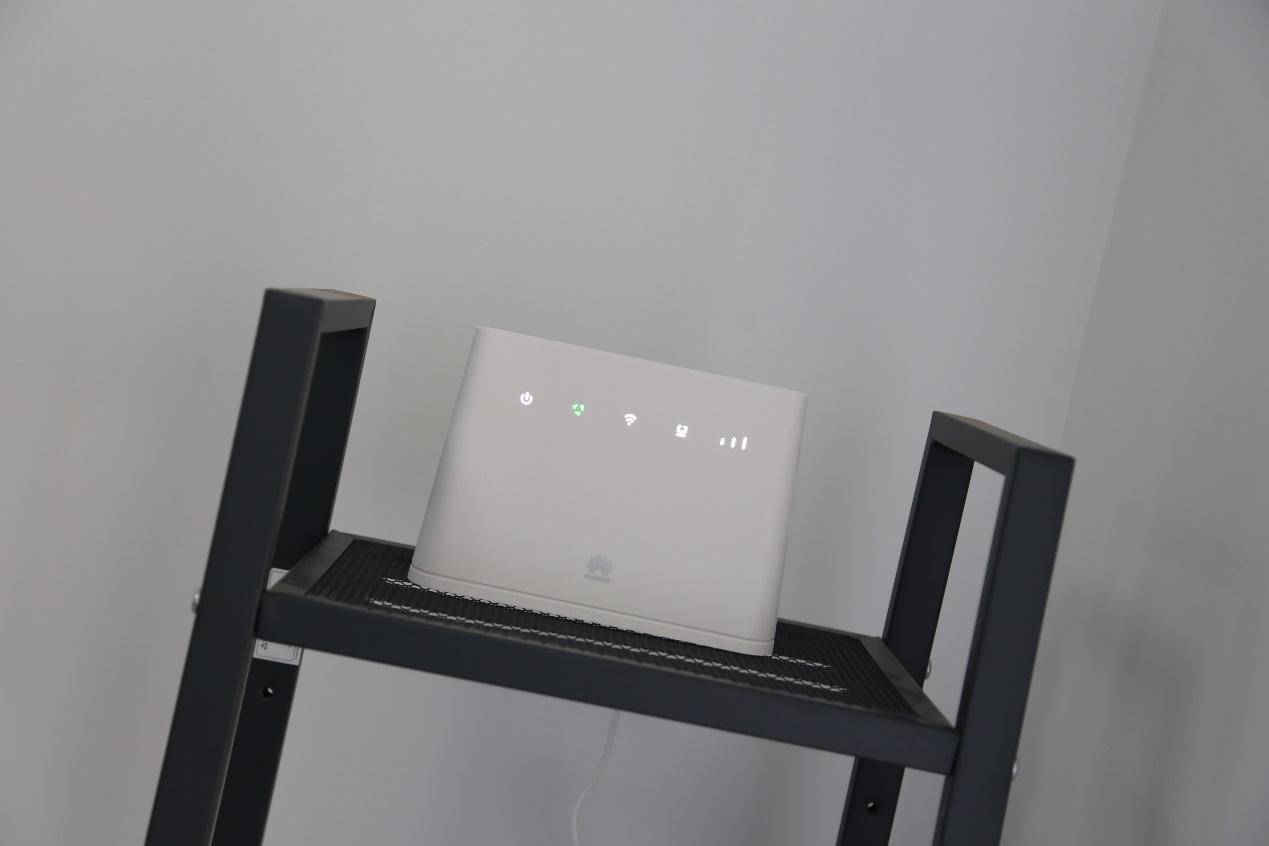 华为路由器卧室没信号有预留网口,租房没有无线网用什么合适