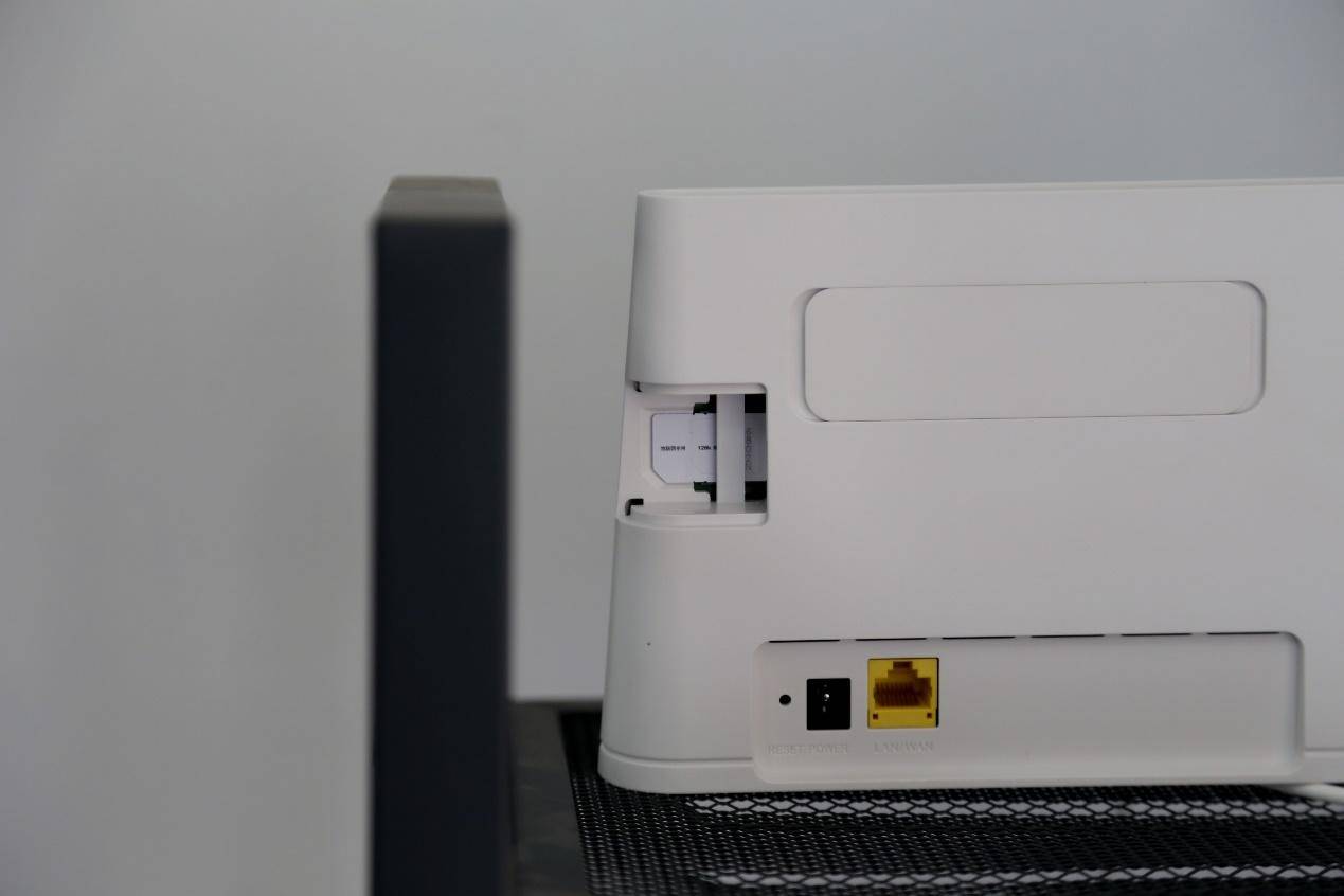 华为路由器卧室没信号有预留网口,租房没有无线网用什么合适