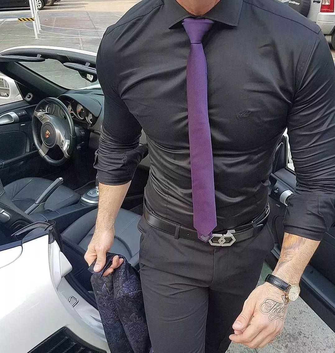 男人胸肌胀起来,男人胸肌撑起西装